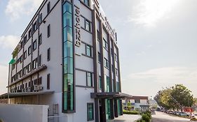 Bzz Hotel Skudai